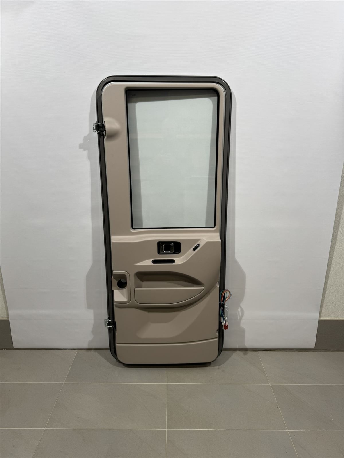 Hymer Fahrerhaustür 700x1665mm mit Fenster – Bild 11