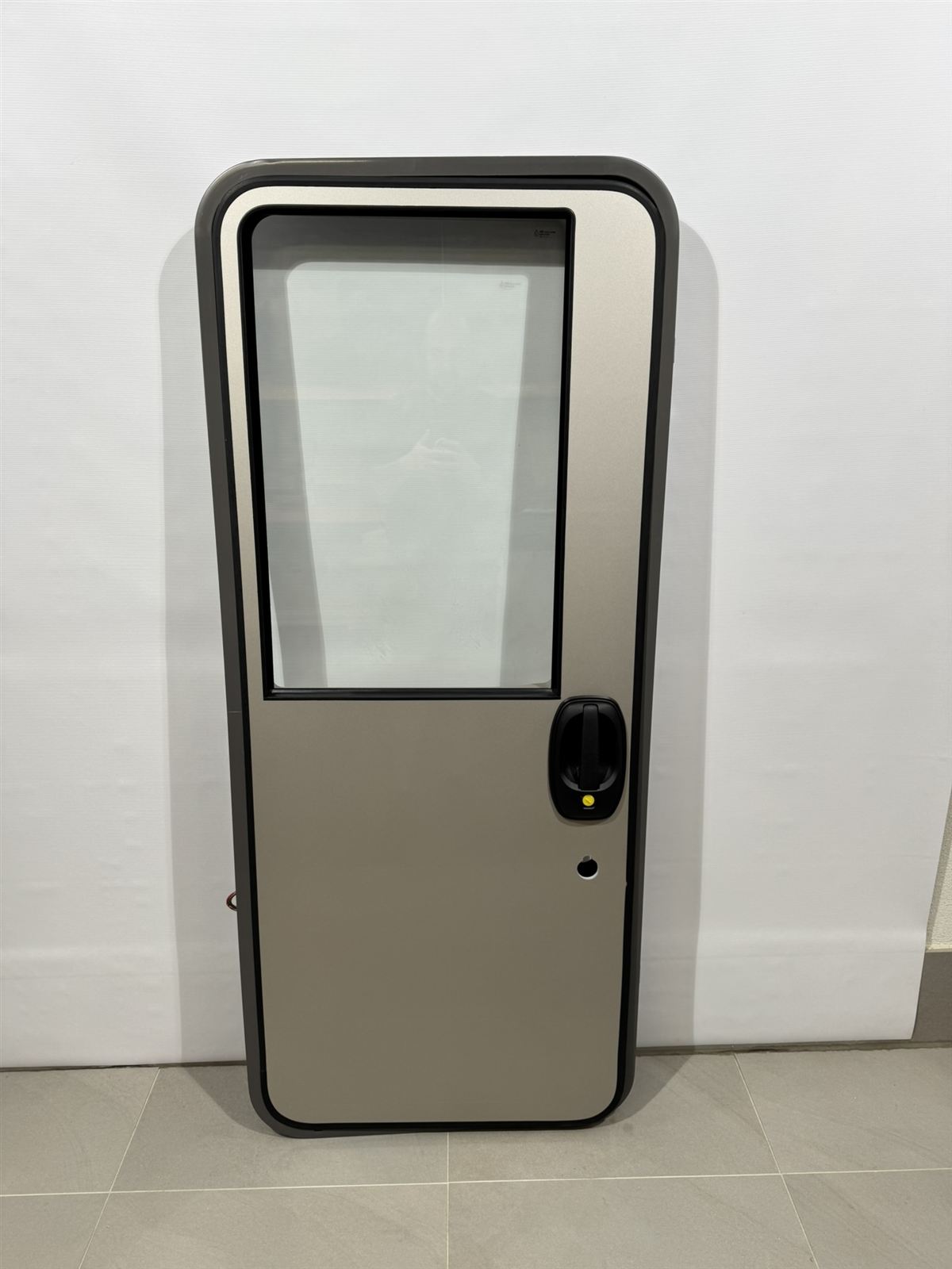 Hymer Fahrerhaustür 700x1665mm mit Fenster – Bild 2
