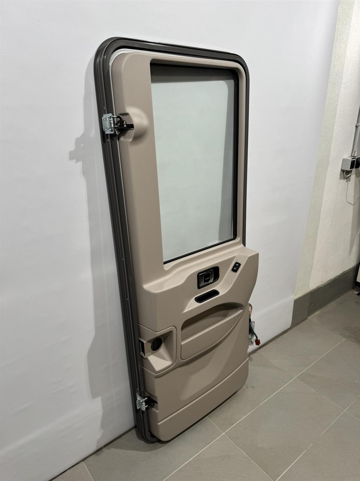 Hymer Fahrerhaustür 700x1665mm mit Fenster – Bild 20