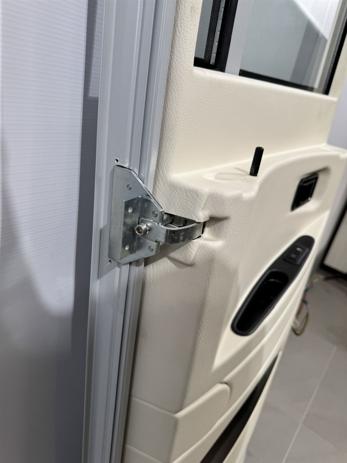 Hymer Fahrerhaustür 602x1615mm – Bild 22