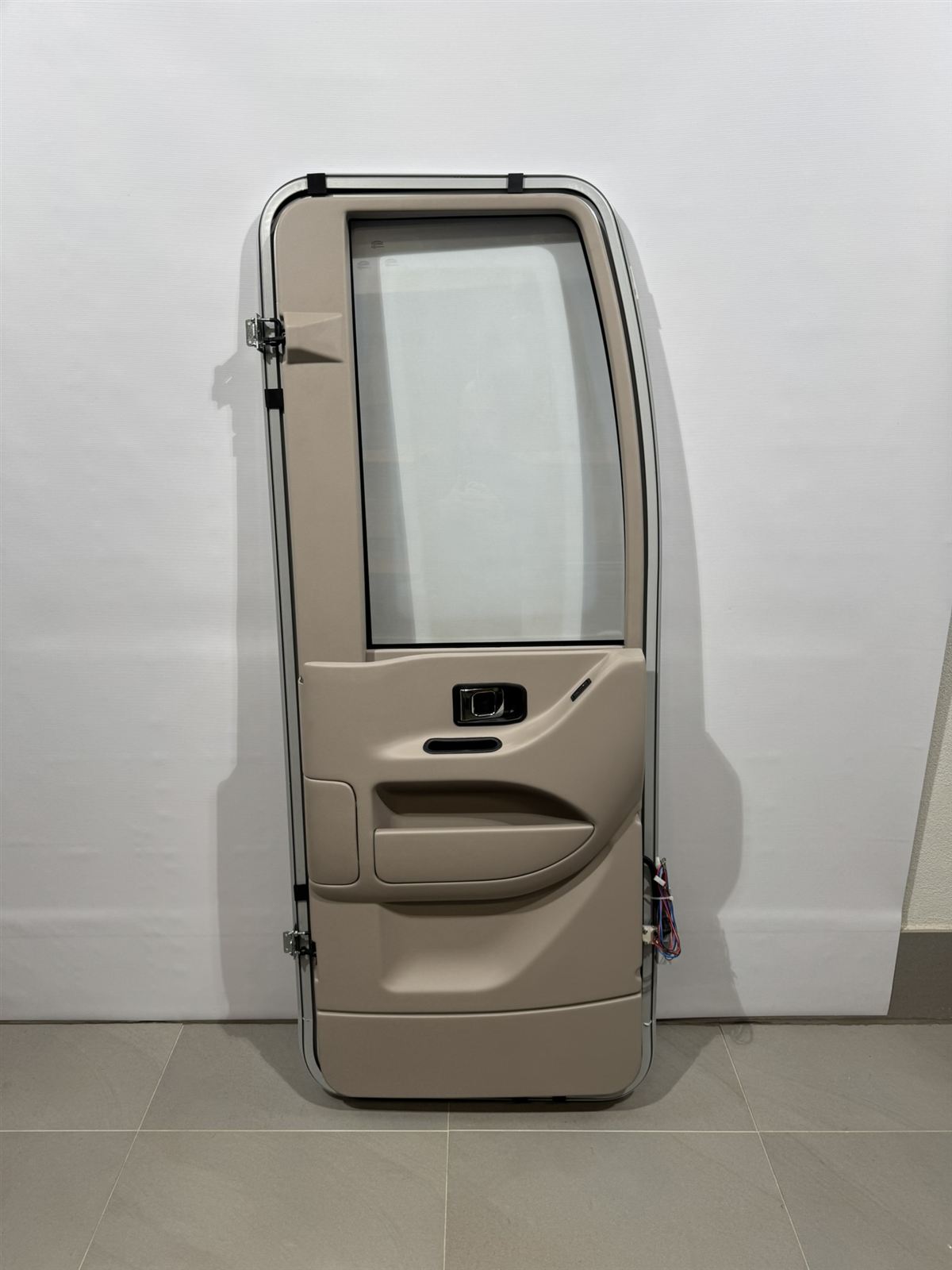 Hymer Fahrerhaustür 700x1724mm mit Fenster – Bild 11