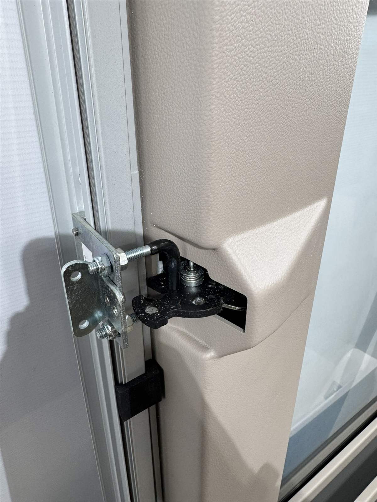 Hymer Fahrerhaustür 700x1724mm mit Fenster – Bild 15