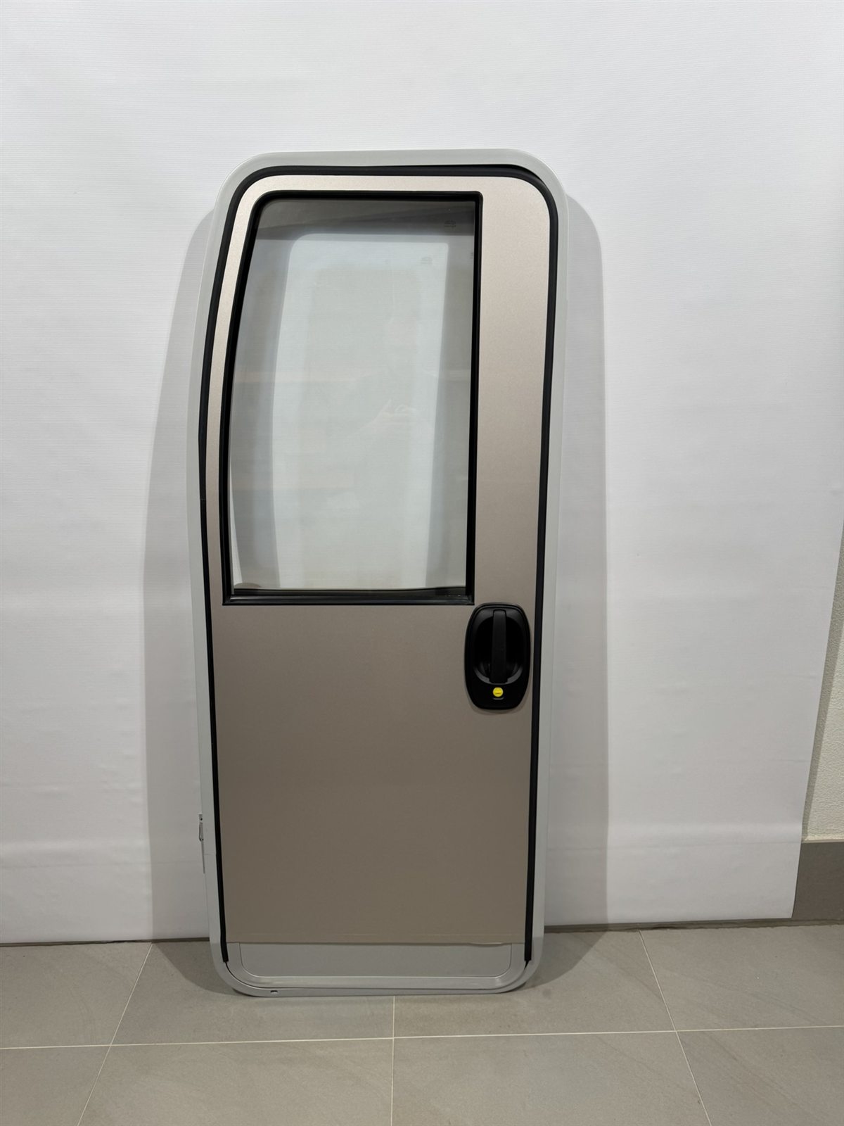 Hymer Fahrerhaustür 700x1724mm mit Fenster – Bild 2