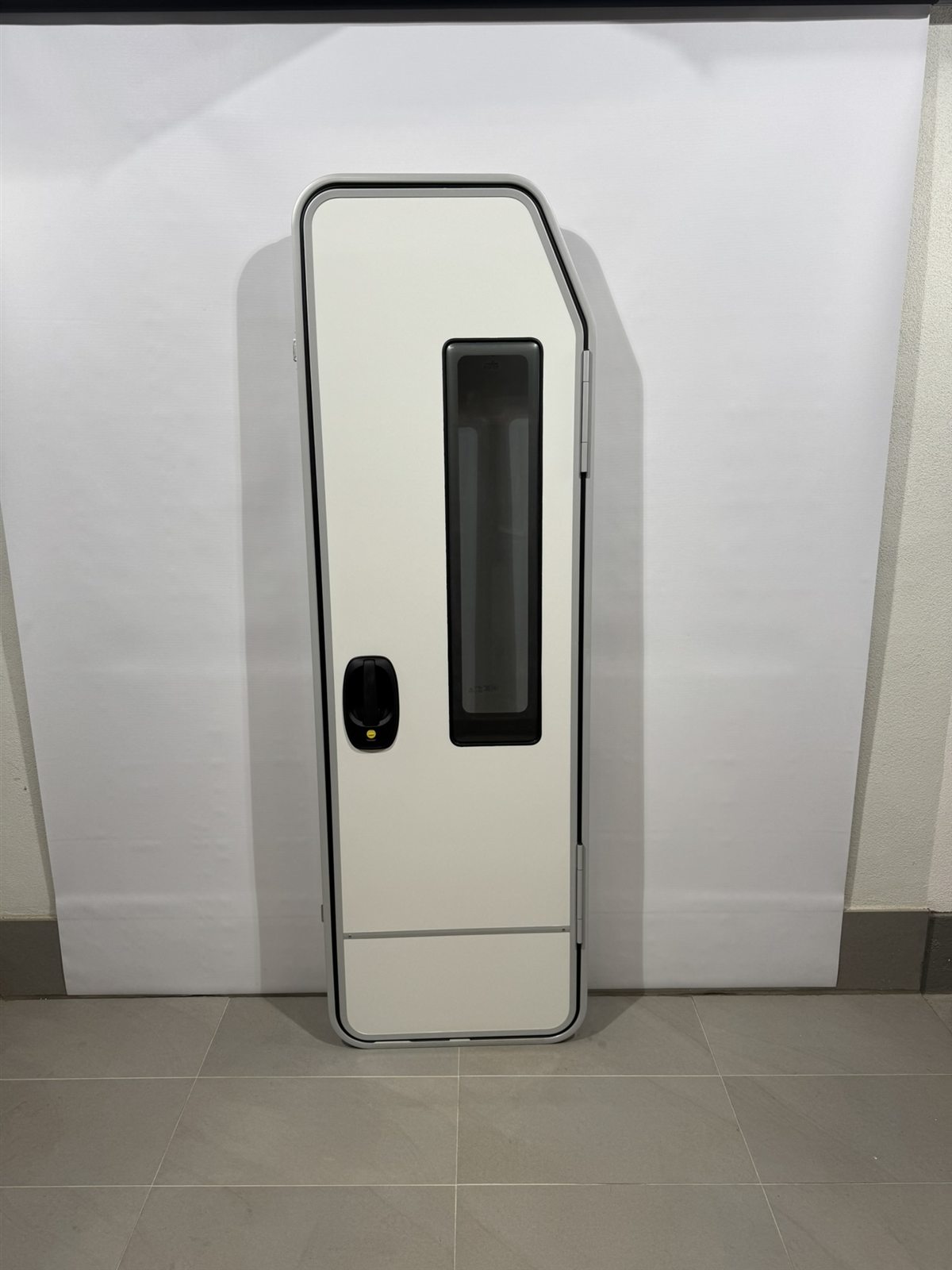 Hymer Aufbautür 600x1920mm weiß