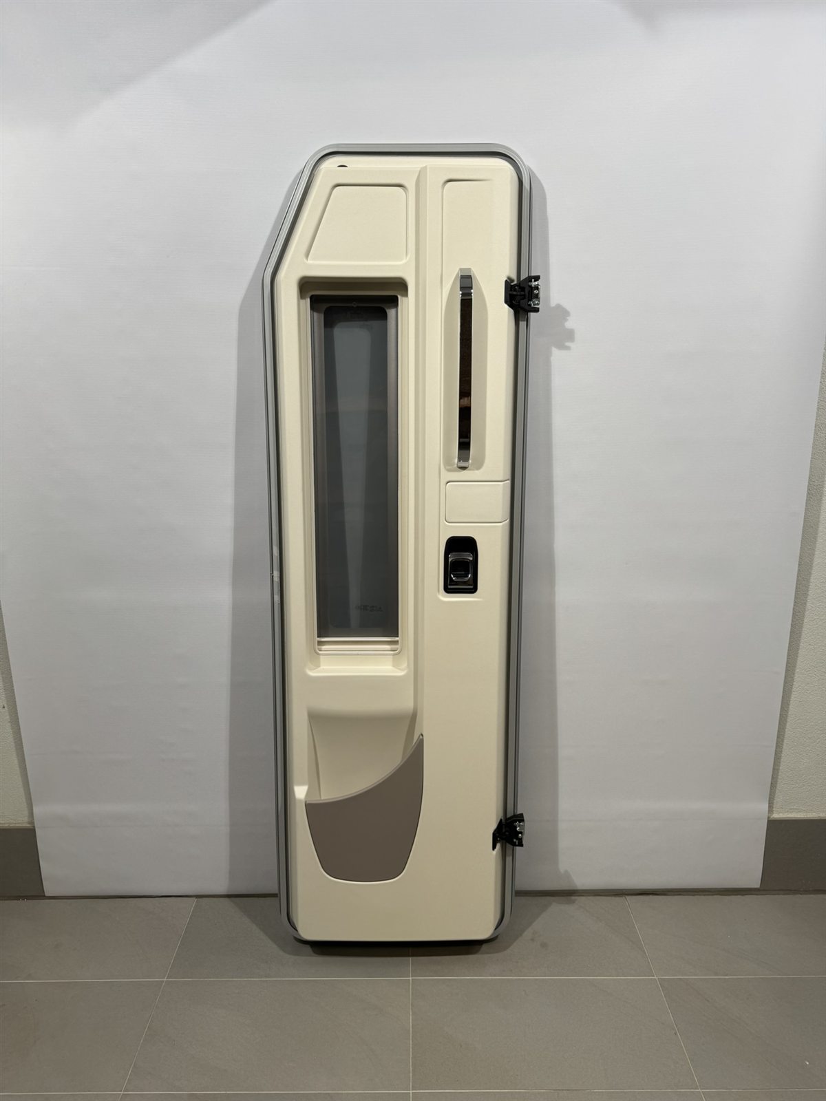 Hymer Aufbautür 600x1920mm weiß – Bild 10