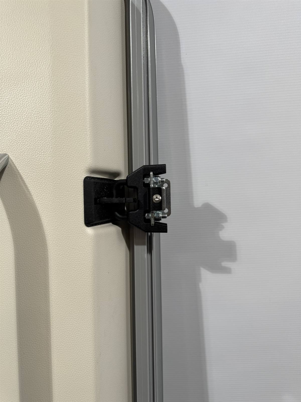 Hymer Aufbautür 600x1920mm weiß – Bild 13