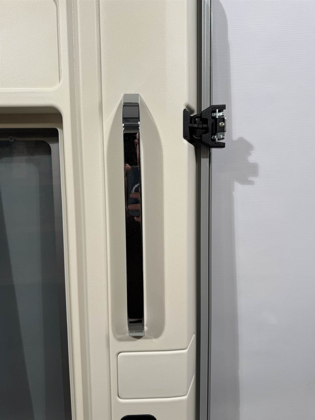 Hymer Aufbautür 600x1920mm weiß – Bild 14