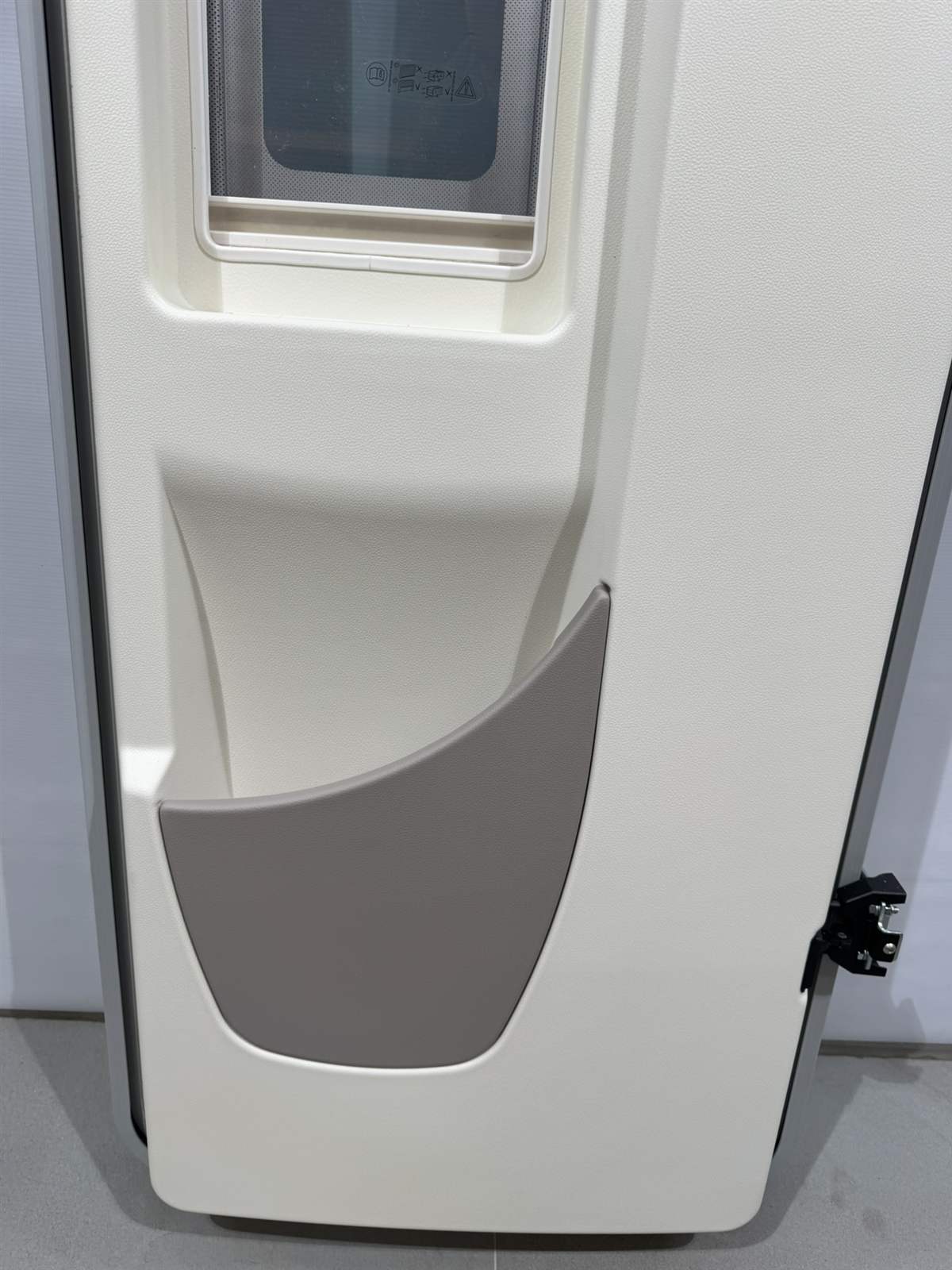 Hymer Aufbautür 600x1920mm weiß – Bild 16