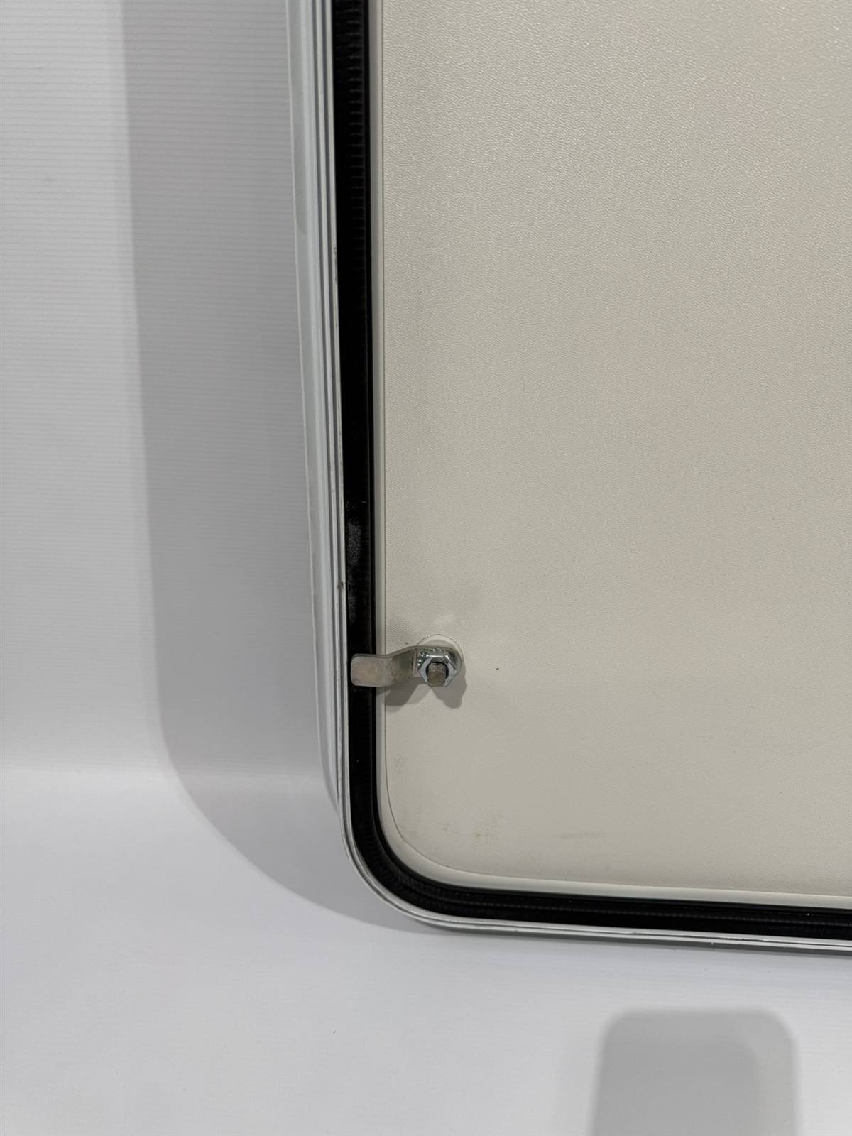 Hymer Serviceklappe 1100x1350mm weiß/grau – Bild 10