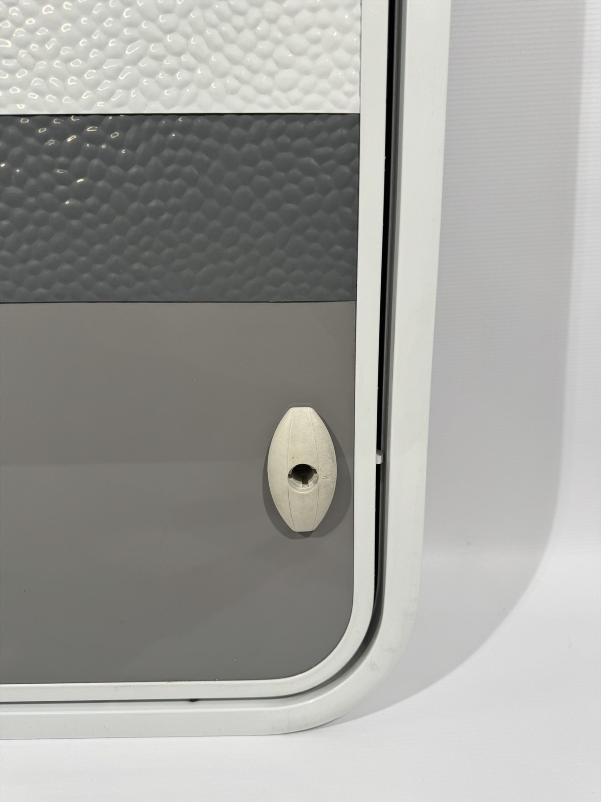 Hymer Serviceklappe 1100x1350mm weiß/grau – Bild 3