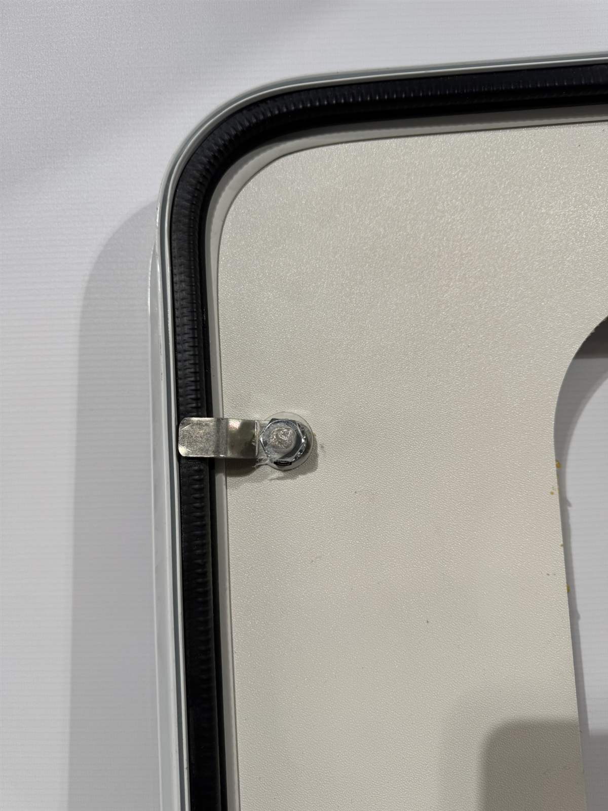 Hymer Serviceklappe 1100x1350mm weiß/grau – Bild 9