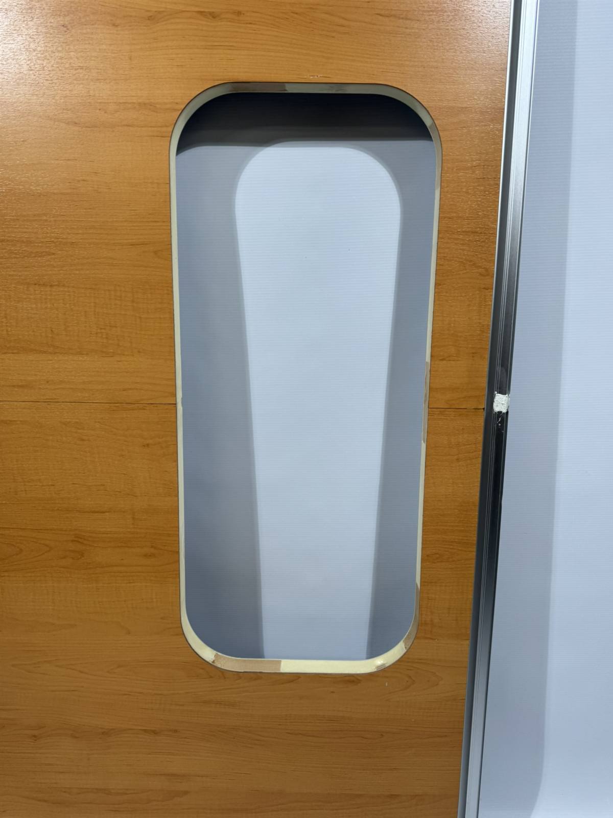 Hymer Serviceklappe 1360x1100mm silber – Bild 11