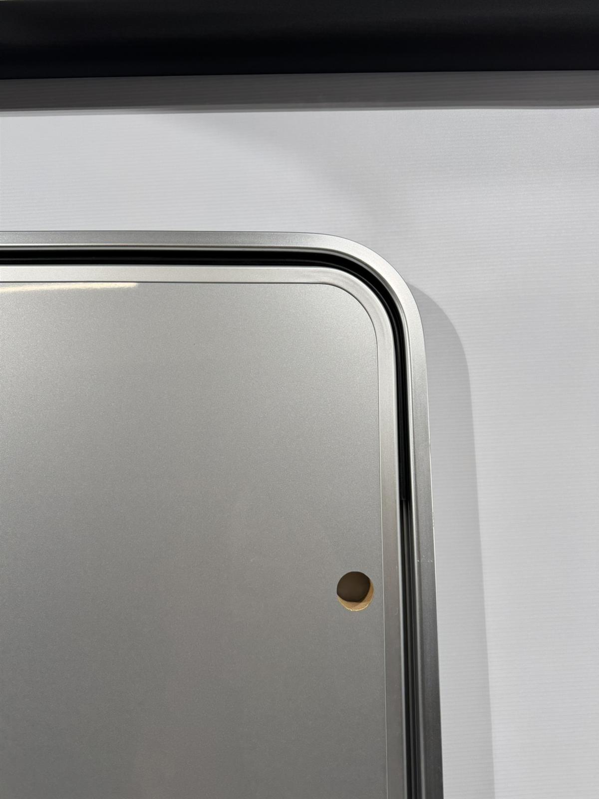 Hymer Serviceklappe 1360x1100mm silber – Bild 3