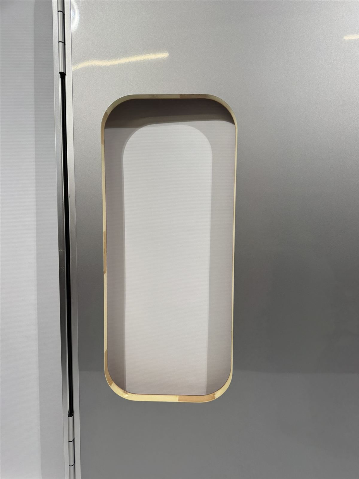 Hymer Serviceklappe 1360x1100mm silber – Bild 5