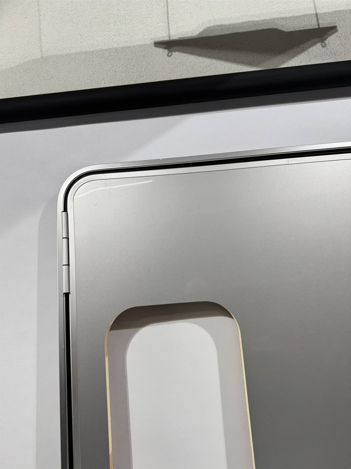 Hymer Serviceklappe 1360x1100mm silber – Bild 6