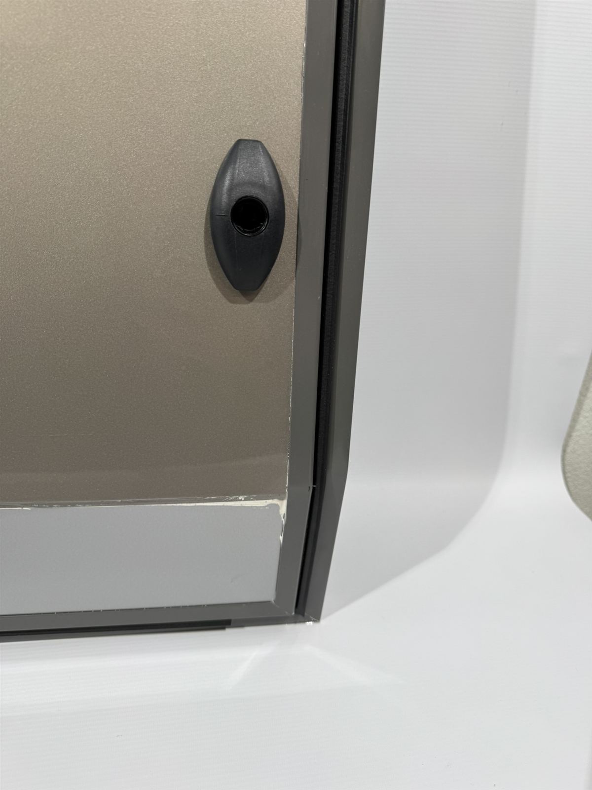 Hymer Serviceklappe 1150x1217mm bronze – Bild 6