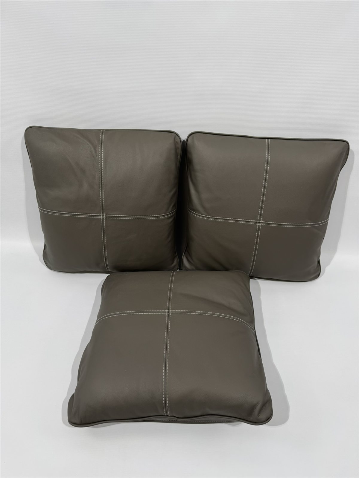 Eura Mobil Echtleder Kissen graubraun 45x45cm 3er Set – Bild 3